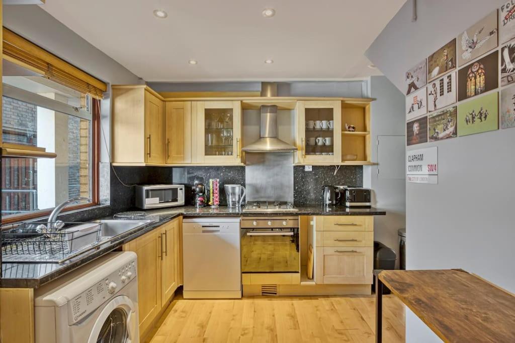 Lovely 3-bed Clapham Common Londra