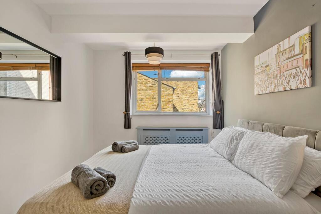 Lovely 3-bed Clapham Common Apartament