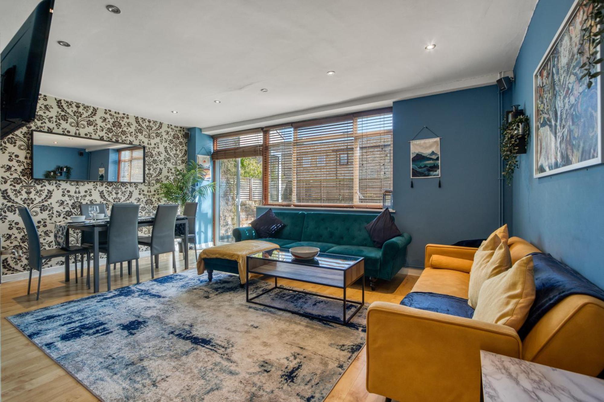 Lovely 3-bed Clapham Common Apartament