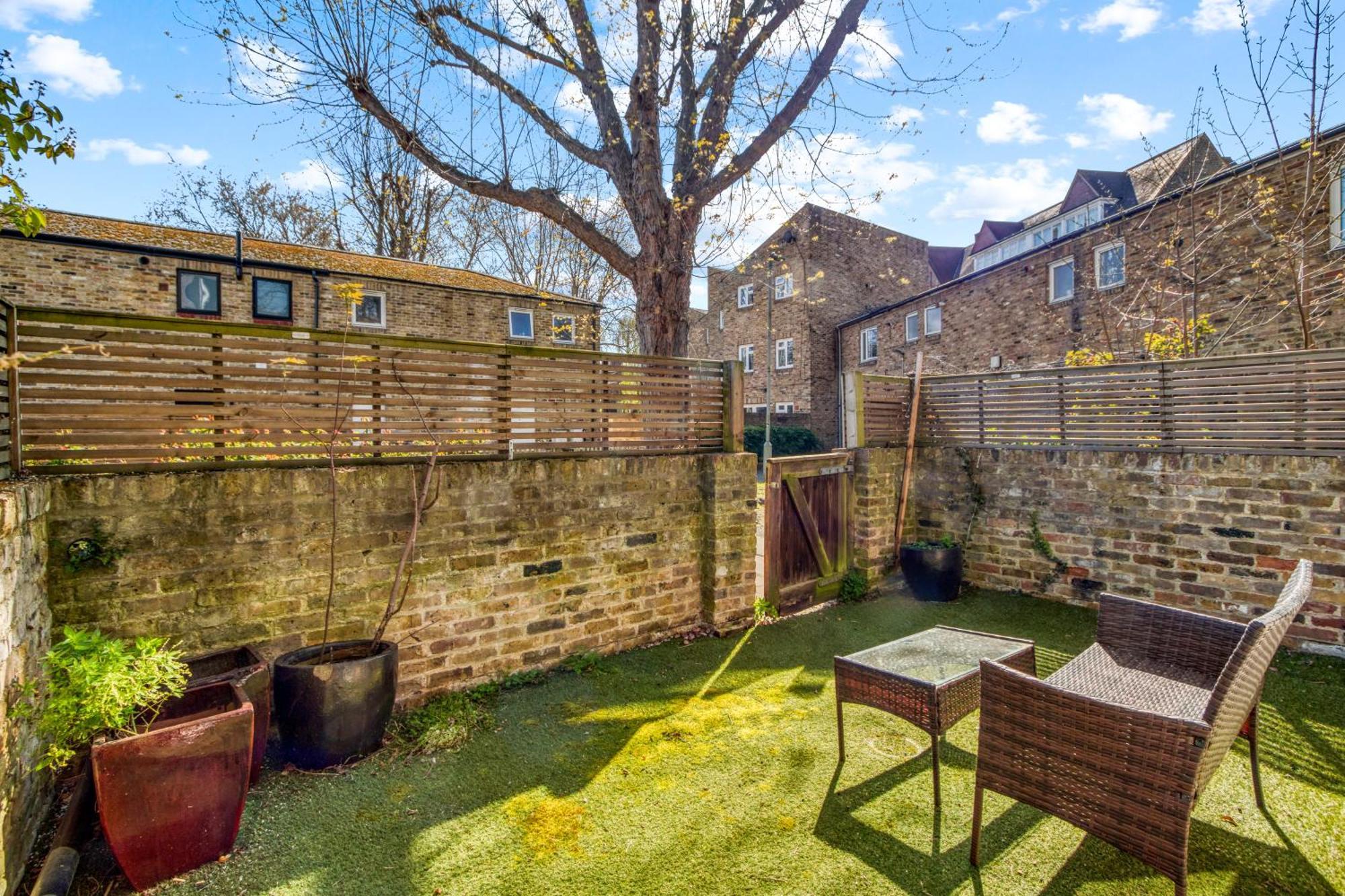 Lovely 3-bed Clapham Common Apartament *